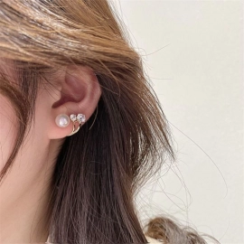 Korean Crystal Earrings Metal Pearl Ear Clips For Women Fashion Ear Claw Earring Girls Elegant Trendy Jewelry Party Gift
